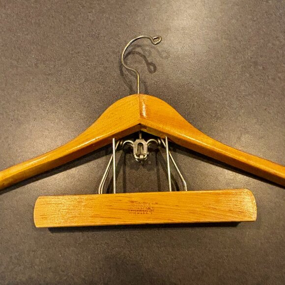 Vintage Setwell 18" Heavy Wooden Suit Hanger With Trouser Clamp Hanger - Picture 1 of 6